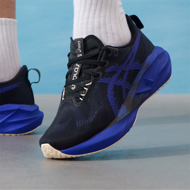 Asics NOVABLAST 5 Czarne Króle – Running Gear Asics recenzja i cena