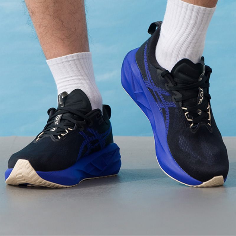 Asics NOVABLAST 5 Czarne Króle – Running Gear Asics recenzja i cena