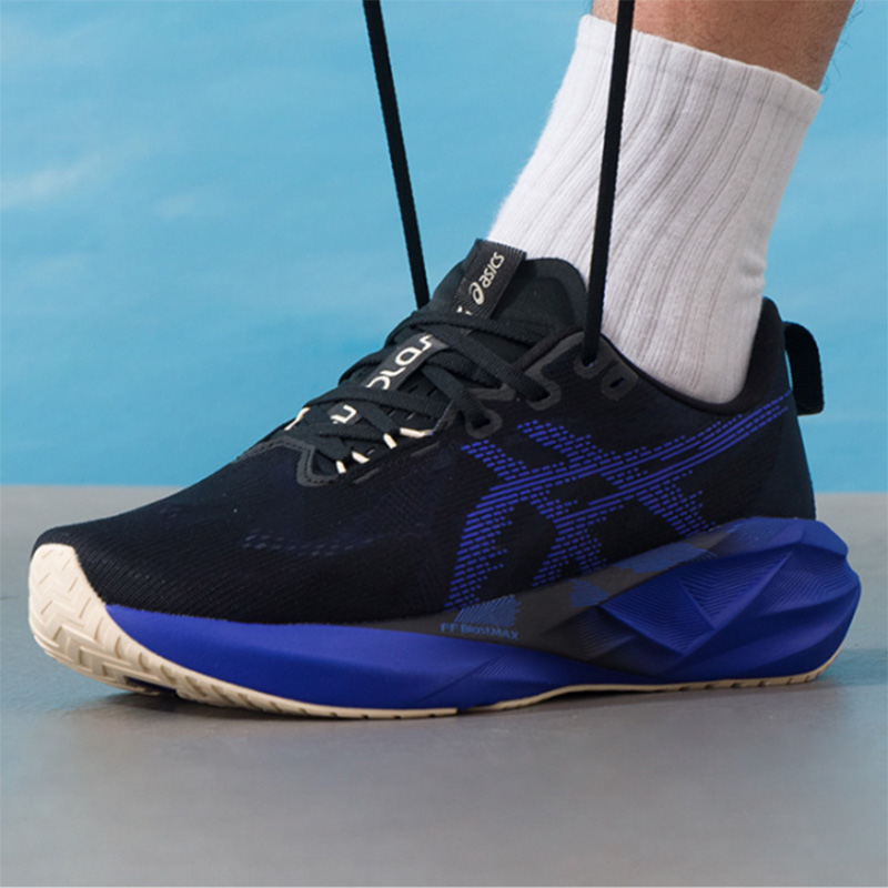Asics NOVABLAST 5 Czarne Króle – Running Gear Asics recenzja i cena